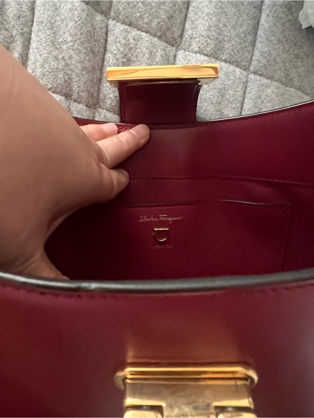 Authentic Ferragamo Trifolio Leather Shoulder Bag Raspberry Red gold Gancini - Picture 12 of 14